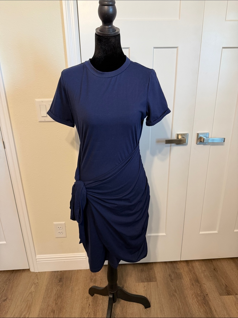 Knot-Detail Short Sleeve Mini Dress in Navy